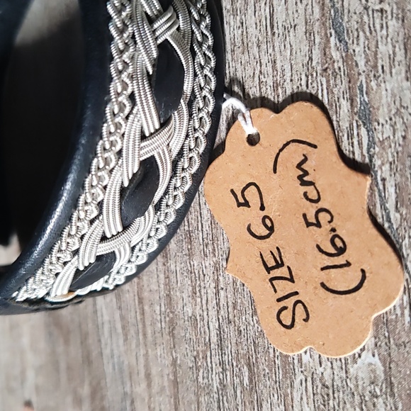 Saami & Roo sterling silver thread & leather bracelet! 🦌 - Picture 4 of 7